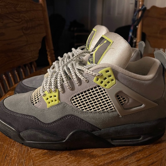 Jordan 4 neon - Picture 6 of 7